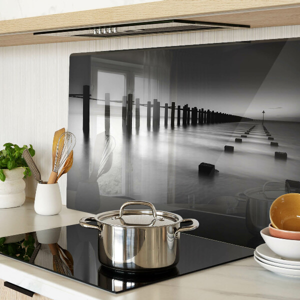 Schneidebrett Glas mit Motiv der Seebrücke in Schwarzweiß