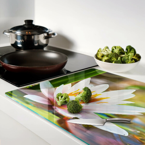 Schneidebrett Seerose im Sonnenlicht