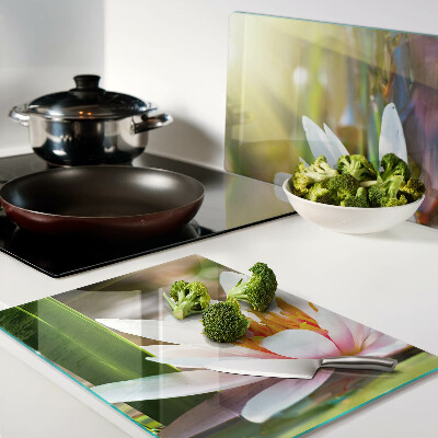 Schneidebrett mit Motiv 'Seerose im Sonnenlicht'