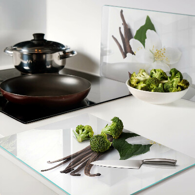 Schneidebrett Vanilleblüten und -schoten