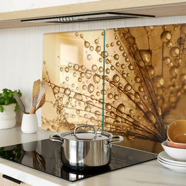 Schneidebrett Wassertropfen auf einer Pflanze