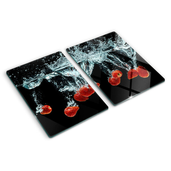 Schneidebrett Erdbeeren in Wasser
