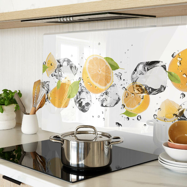 Schneidebrett mit Motiv von Zitronen und Eis