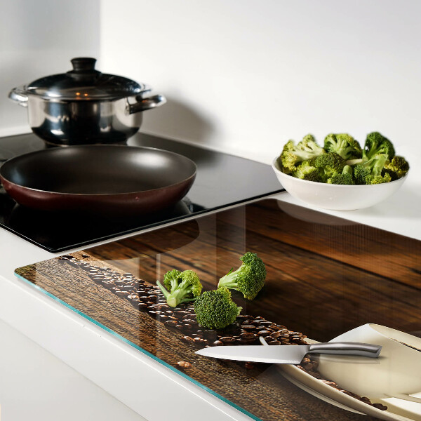 Schneidebrett Kaffee und eine Tasse