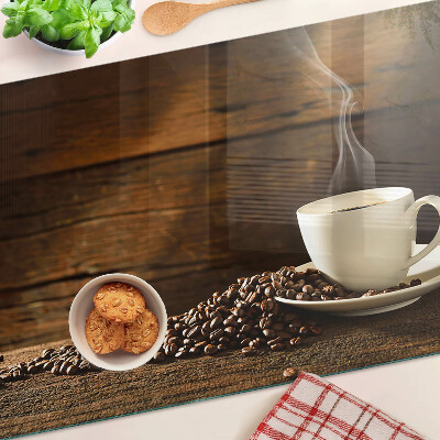 Schneidebrett Kaffee und eine Tasse