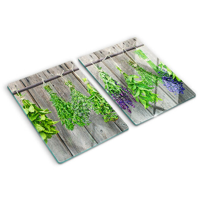 Schneidebrett Getrocknete Kräuter auf Holzgrund