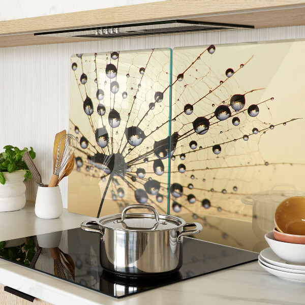 Schneidebrett mit Motiv von Wassertropfen auf einem Spinnennetz