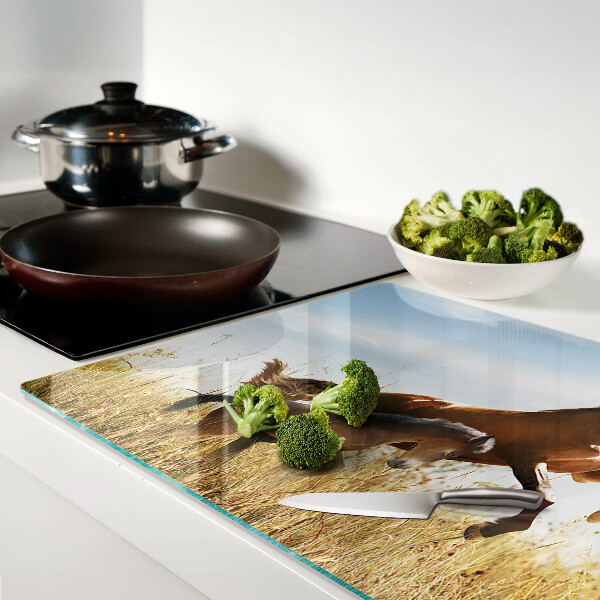 Schneidebrett glas Pferde auf einer sonnigen Wiese