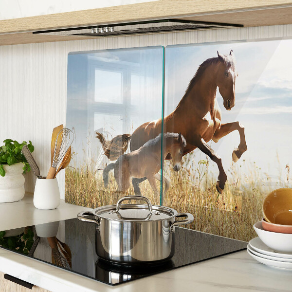 Schneidebrett Glas mit einem Motiv von Pferden auf einer sonnigen Wiese