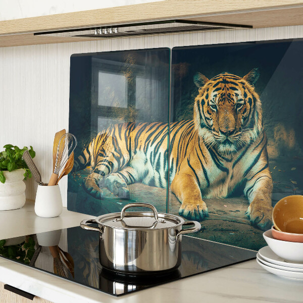 Glas-Schneidebrett mit Motiv eines liegenden Tigers auf Felsen