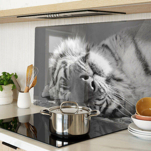 Schneidebrett mit Tiger-Motiv in Schwarzweiß