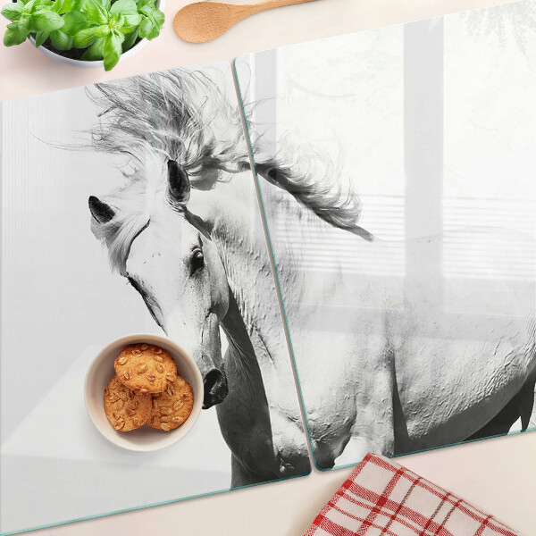 Schneidebrett mit schwarz-weißem Pferdemotiv