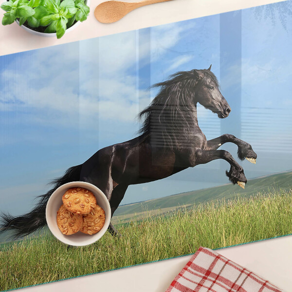 Glas schneidebrett Schwarzes Pferd auf der Wiese