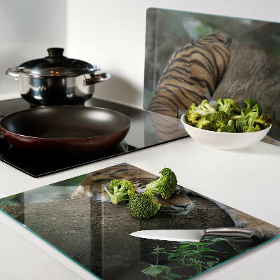 Schneidebrett glas Tiger auf einem Baumstamm