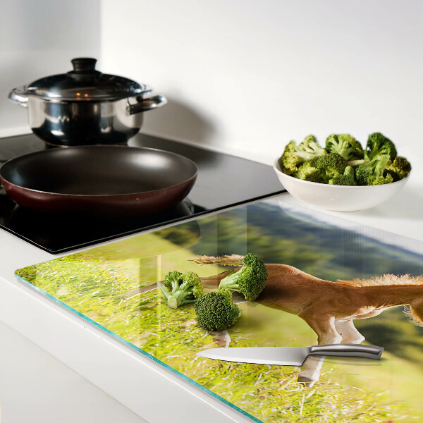 Glas schneidebrett Fohlen auf der Wiese