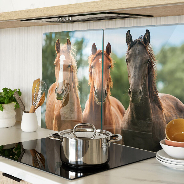 Glas schneidebrett Pferde in der Natur