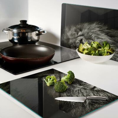 Schneidebrett Löwe in Schwarzweiß