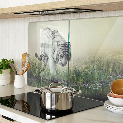 Schneidebrett mit Motiv eines Tigers im Gras