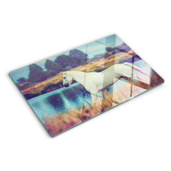 Glas-Schneidebrett mit Motiv eines weißen Pferdes am Wasser