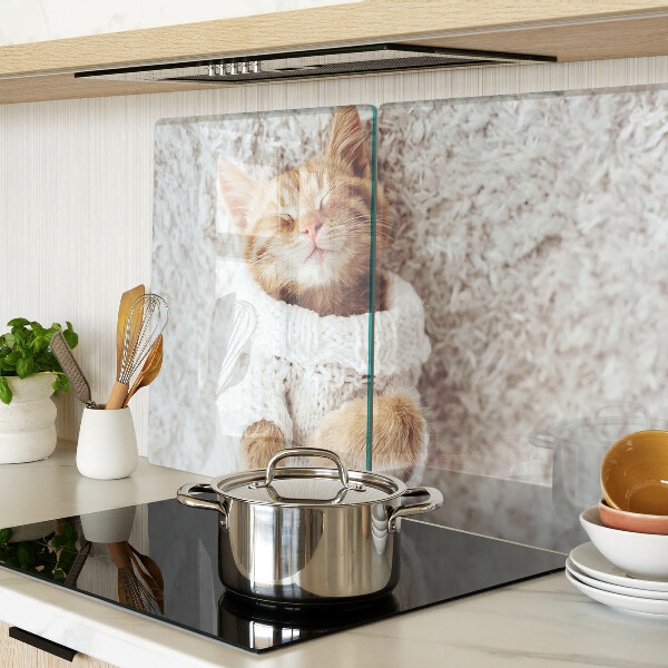 Schneidebrett mit einem Motiv eines süßen Kätzchens im Pullover