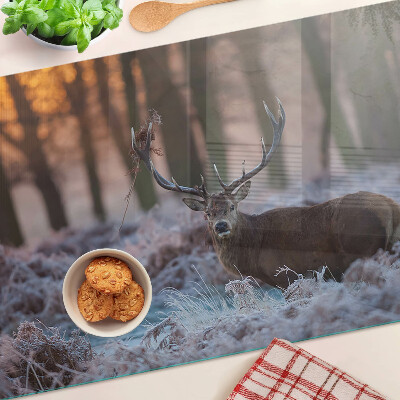 Glas-Schneidebrett mit Hirschen im Winterwaldmotiv