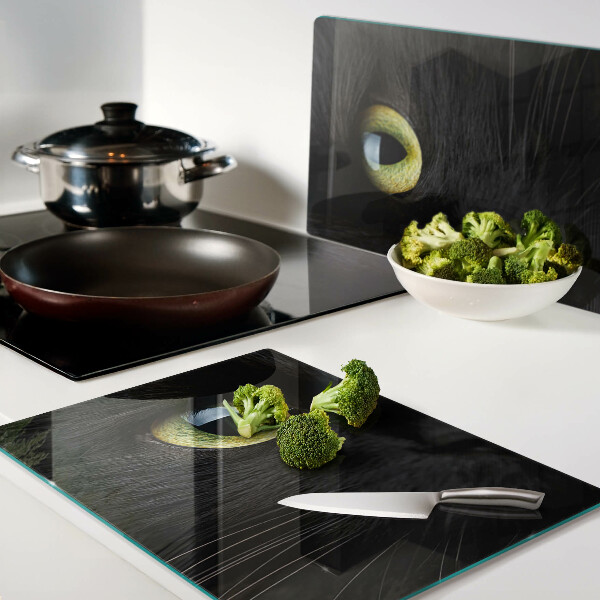 Schneidebrett mit Motiv einer schwarzen Katze mit grünen Augen