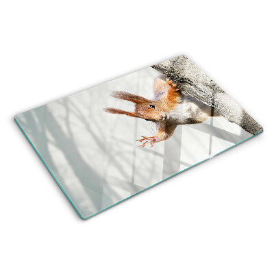 Schneidebrett mit Eichhörnchen-Motiv auf einem Ast