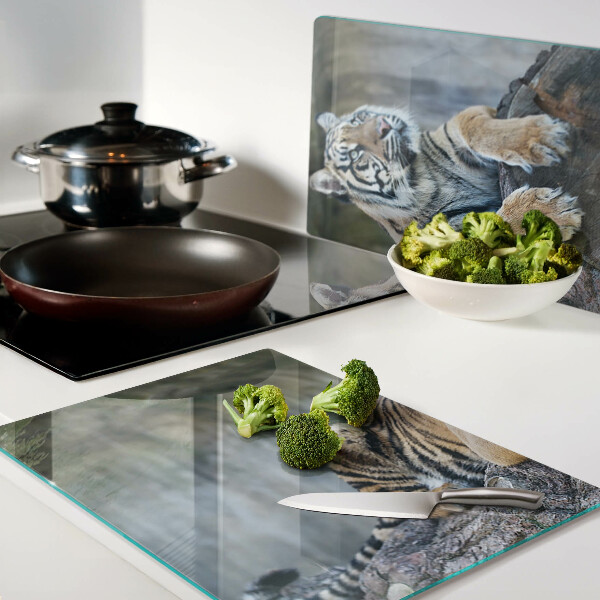 Schneidebrett glas Tiger auf einem Baumstamm