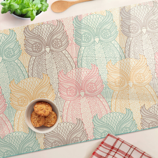 Schneidebrett mit Blumen- und Vogelmotiv