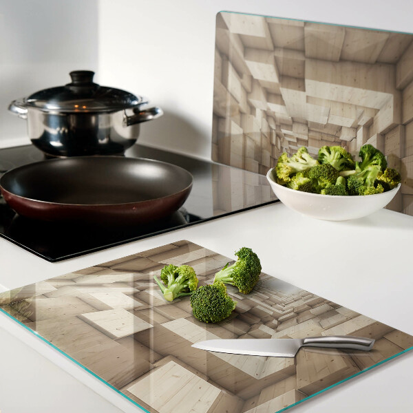 Schneidebrett mit Intarsien im Inneren des Holztunnels