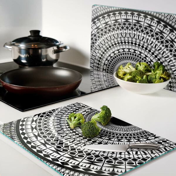 Schneidebrett glas Mandala in Schwarz-Weiß-Tönen