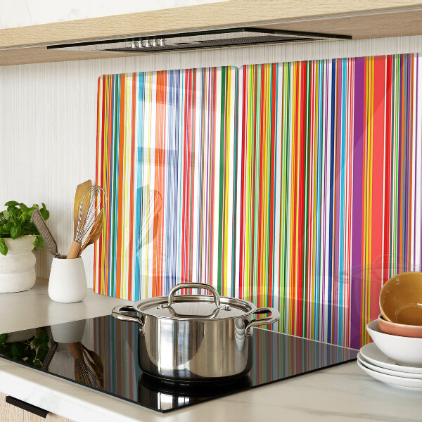 Schneidebrett mit bunten Streifen