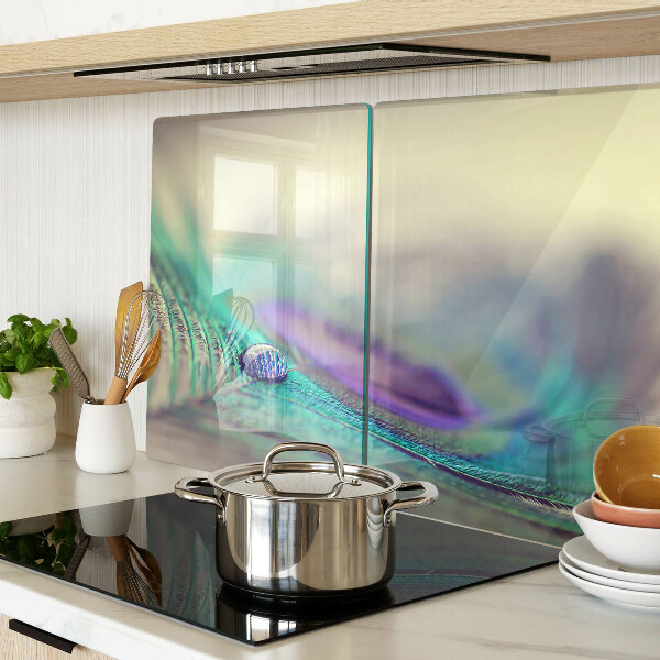 Glas-Schneidebrett mit Motiv eines Tropfens auf einem Blatt