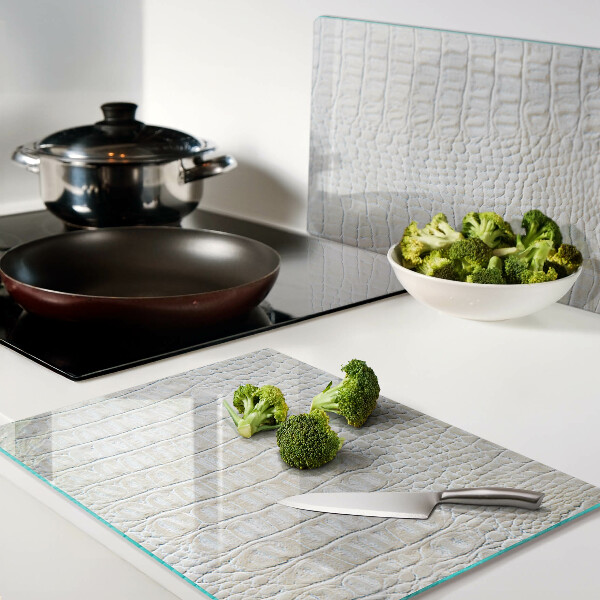 Schneidebrett mit Krokodilledermstruktur