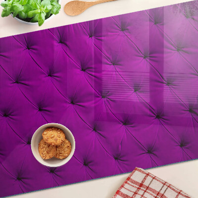 Schneidebrett mit lila Steppung