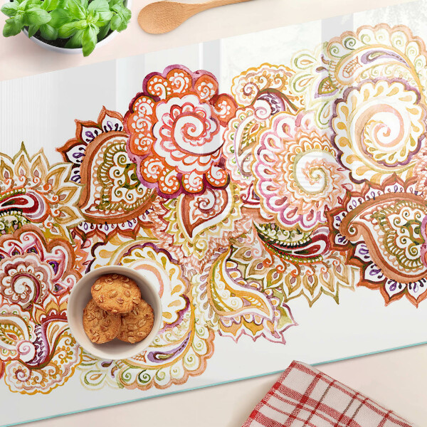 Glas-Schneidebrett mit Paisley-Muster in Rot- und Goldtönen