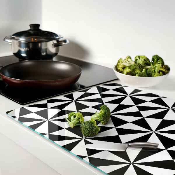 Schneidebrett mit geometrischem Schwarzweiß-Dreiecksdesign
