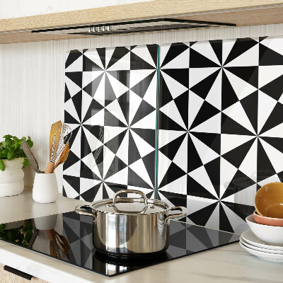 Schneidebrett mit geometrischem Schwarzweiß-Dreiecksdesign