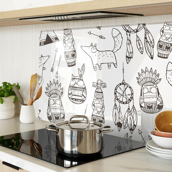 Schneidebrett mit ethischem Motiv und Tierdarstellungen