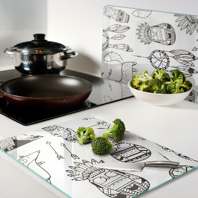 Schneidebrett mit ethischem Motiv und Tierdarstellungen