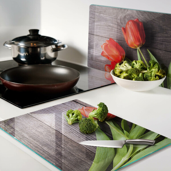 Schneidebrett glas Tulpen auf Holzgrund