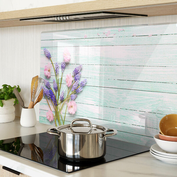 Schneidebrett glas Blumen auf Holzgrund