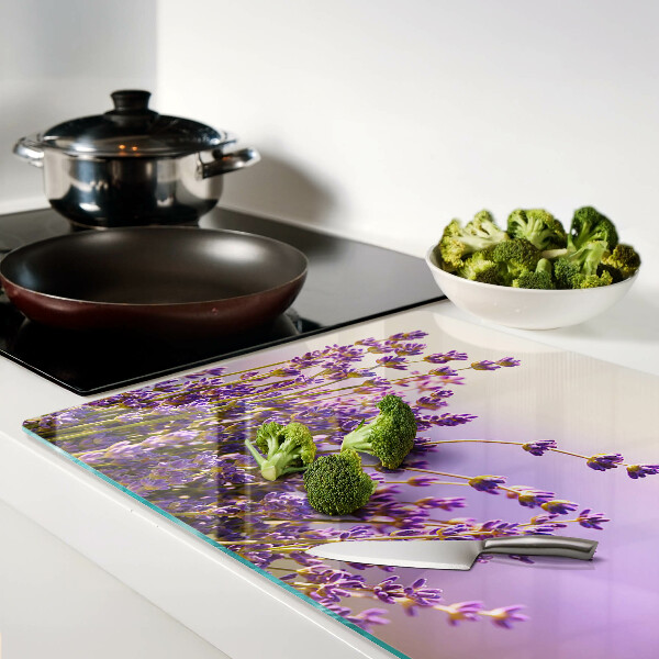 Schneidebrett glas Lavendelblüten im Fenster