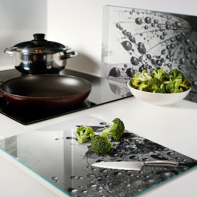 Schneidebrett glas Wassertropfen auf Pflanzen