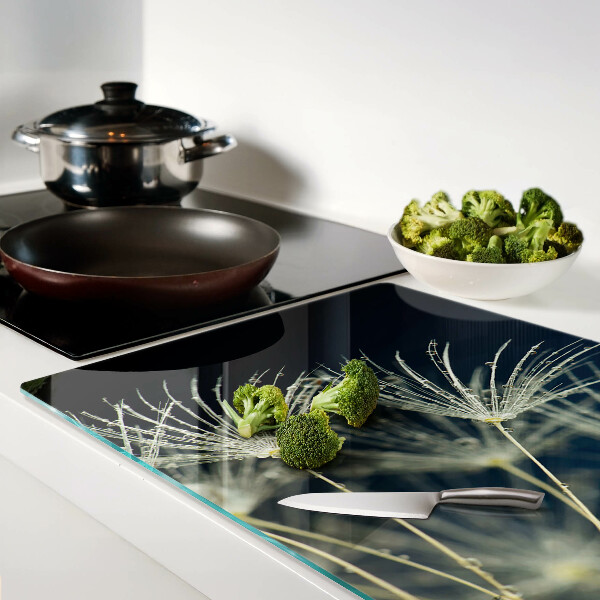 Schneidebrett mit Löwenzahn-Motiv und Wassertropfen