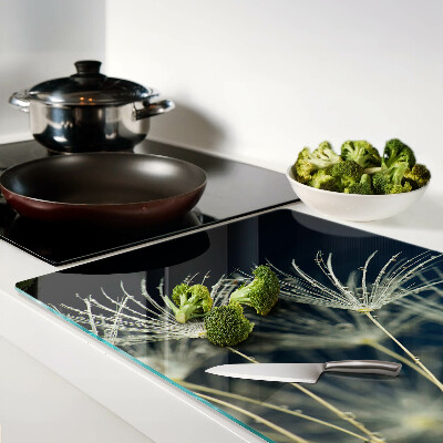 Schneidebrett Löwenzahn mit Wassertropfen