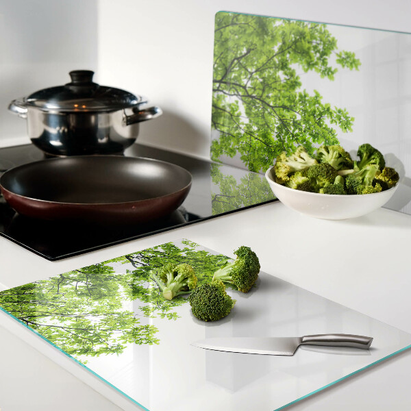 Schneidebrett Grüne Blätter vor dem Himmel