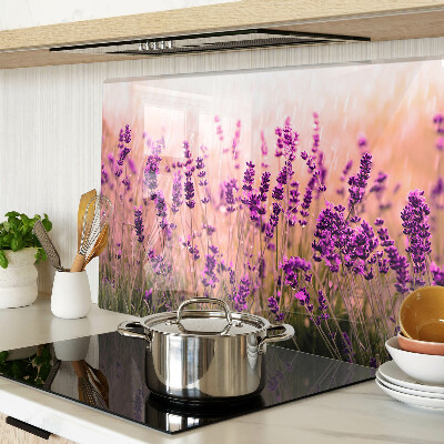 Glas-Schneidebrett mit Motiv eines Lavendelfelds im Sonnenschein