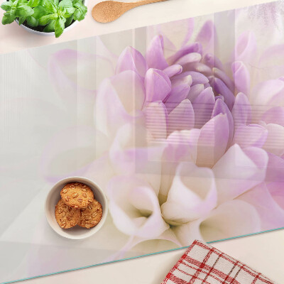 Glas schneidebrett Ein Blumenarrangement in Lilatönen