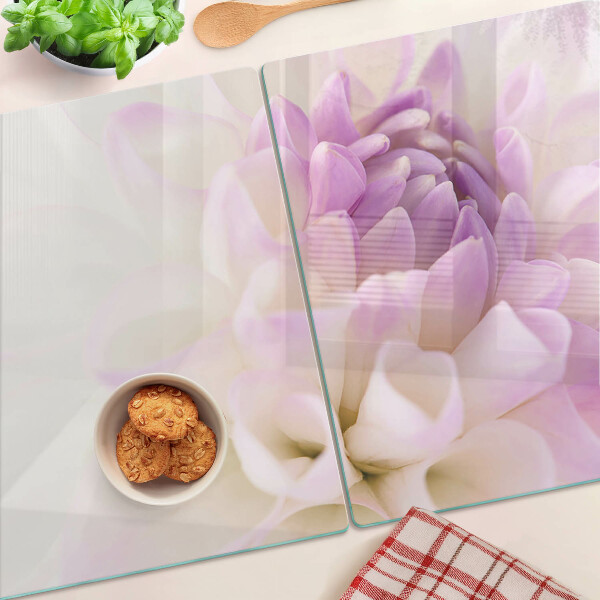 Glas schneidebrett Ein Blumenarrangement in Lilatönen